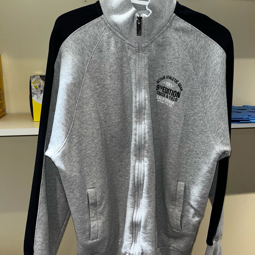 Oversized zip up grey hoodie